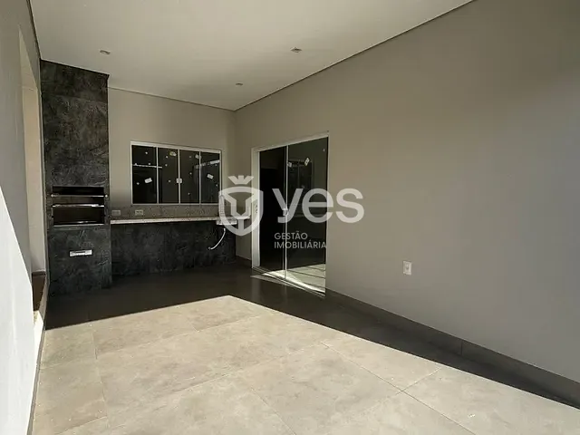 Casa com 180m² 3 quartos e 1 banheiro, à venda, no bairro Fenícia em Araxá