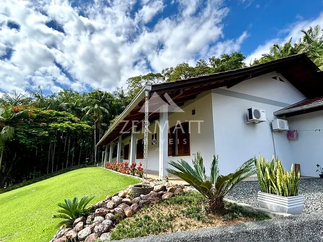 Casa com 14456m² 3 quartos e 3 banheiros, à venda, no bairro Fortaleza em Blumenau