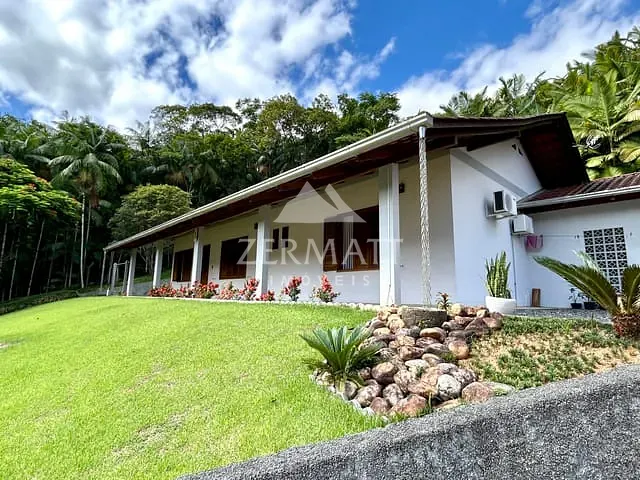 Casa com 14456m² 3 quartos e 3 banheiros, à venda, no bairro Fortaleza em Blumenau