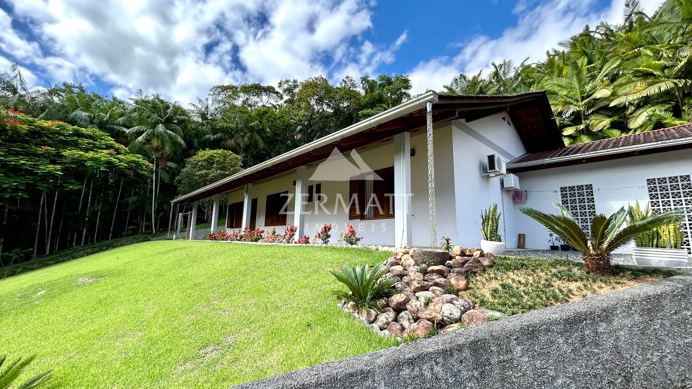 Refúgio Exclusivo em Terreno de 14.456 m - BAIRRO: FORTALEZA/BNU - foto 1