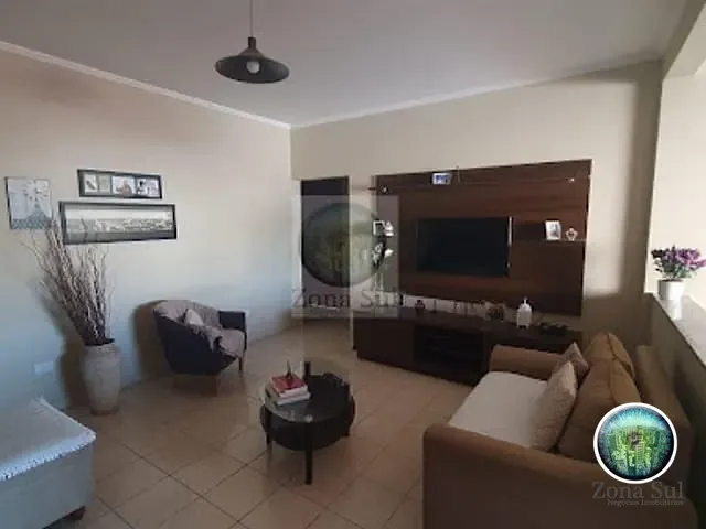 Casa com 360m² 3 quartos e 5 banheiros, à venda, no bairro Centro em Votorantim