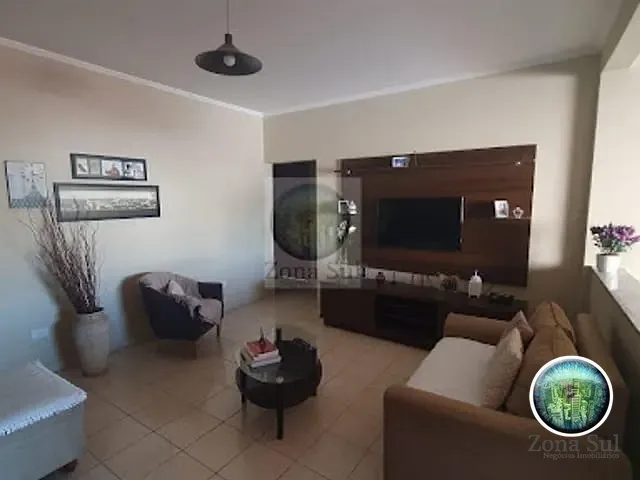 Casa com 360m² 3 quartos e 5 banheiros, à venda, no bairro Centro em Votorantim