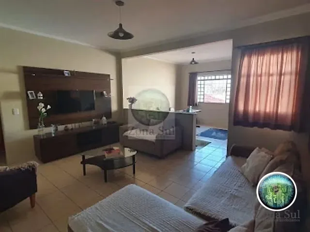 Casa com 360m² 3 quartos e 5 banheiros, à venda, no bairro Centro em Votorantim