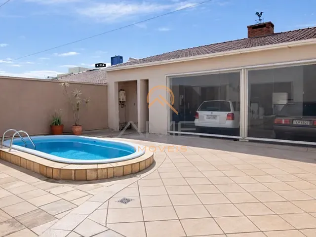 Casa 5 quartos e 4 banheiros, à venda, no bairro Centro em Pelotas