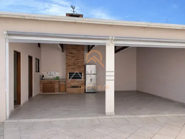 Casa 5 quartos e 4 banheiros, à venda, no bairro Centro em Pelotas