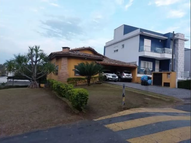 Casa com 360m² 3 quartos e 4 banheiros, à venda, no bairro Parque dos Lagos em Mogi das Cruzes