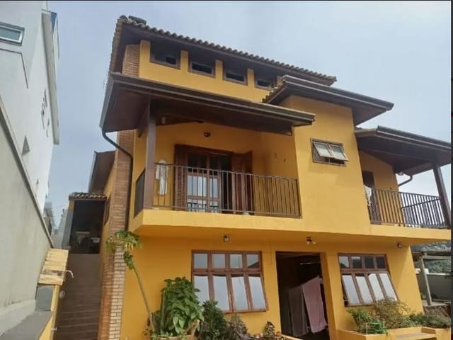 Casa com 360m² 3 quartos e 4 banheiros, à venda, no bairro Parque dos Lagos em Mogi das Cruzes