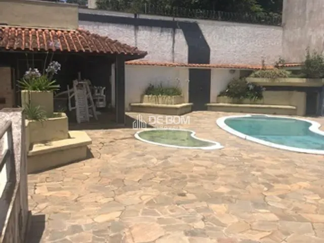 Casa com 674m² 4 quartos e 3 banheiros, à venda, no bairro Jardim dos Estados em Poços de Caldas