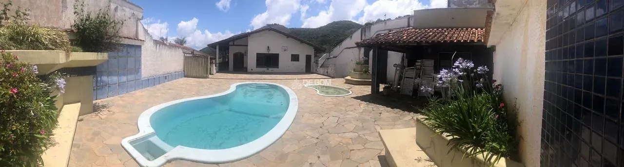 Casa, 4 quartos, 552 m² - Foto 1