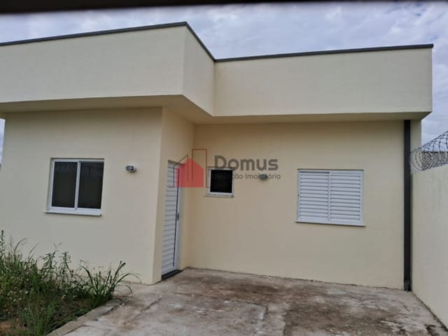 Casa com 179m², à venda, no bairro Loteamento Residencial e Comercial Flamboyant em Pindamonhangaba