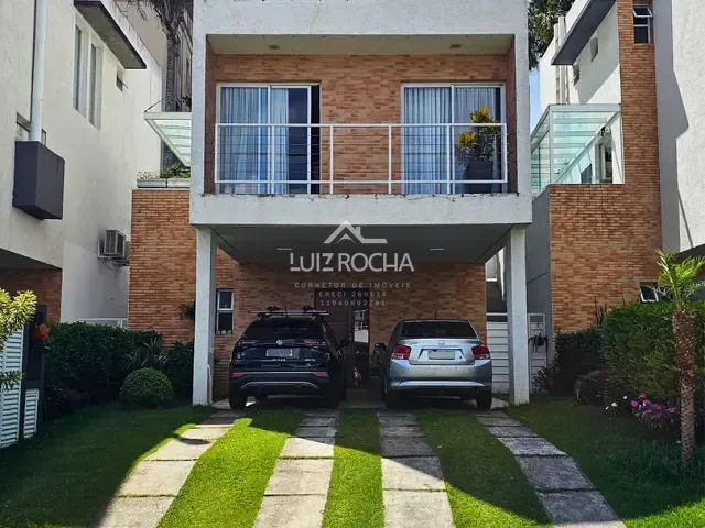 Casa com 350m² 4 quartos e 5 banheiros, à venda, no bairro Granja Viana II em Cotia
