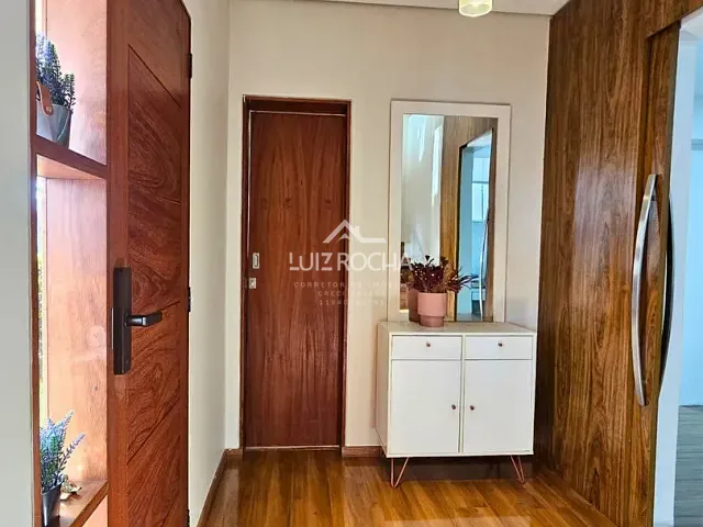 Casa com 350m² 4 quartos e 5 banheiros, à venda, no bairro Granja Viana II em Cotia