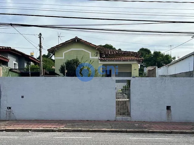 Casa com 300m² 4 quartos e 2 banheiros, à venda, no bairro Vila Santana em Sorocaba