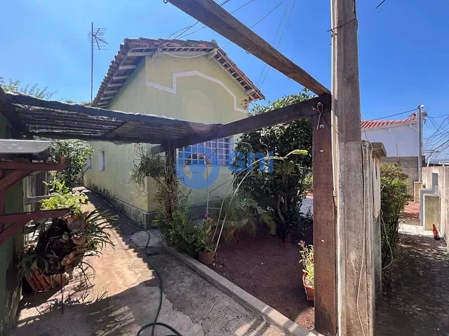Casa com 300m² 4 quartos e 2 banheiros, à venda, no bairro Vila Santana em Sorocaba