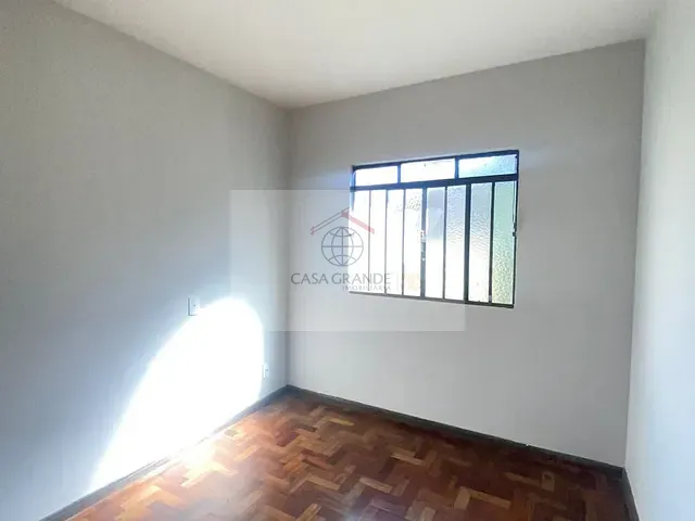 Casa com 350m² 3 quartos e 1 banheiro, para alugar, no bairro Jardim Novo Horizonte em Rolândia