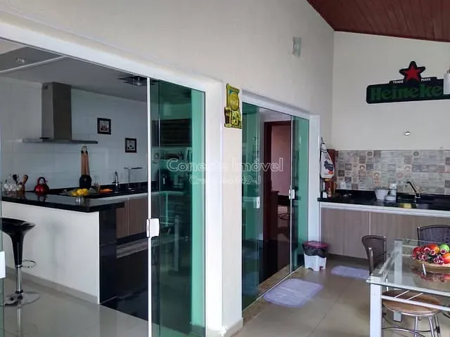 Casa 3 quartos e 4 banheiros, à venda, no bairro Loteamento São Pedro em Jaguariúna