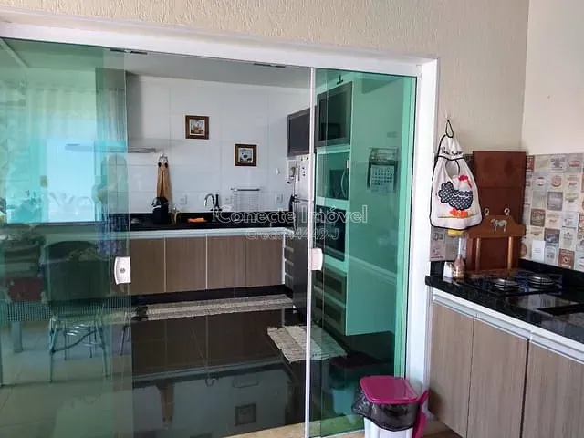 Casa 3 quartos e 4 banheiros, à venda, no bairro Loteamento São Pedro em Jaguariúna