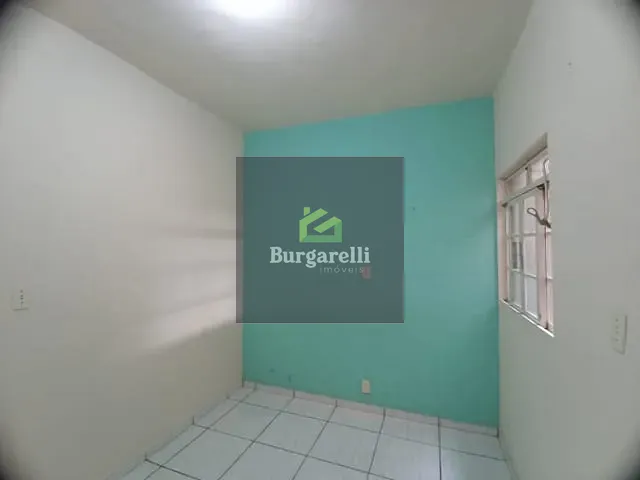 Casa 2 quartos e 1 banheiro, para alugar, no bairro São Vicente em Lavras