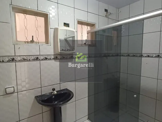 Casa 2 quartos e 1 banheiro, para alugar, no bairro São Vicente em Lavras