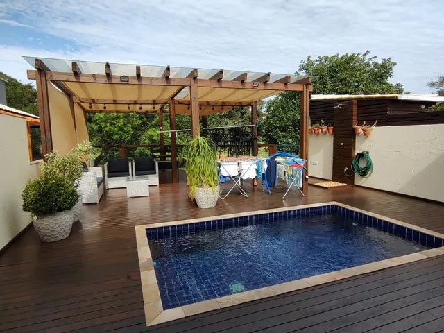 Casa com 240m² 2 quartos e 2 banheiros, à venda, no bairro Cachoeira do Bom Jesus em Florianópolis