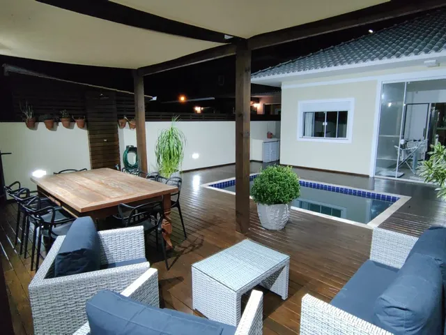 Casa com 240m² 2 quartos e 2 banheiros, à venda, no bairro Cachoeira do Bom Jesus em Florianópolis