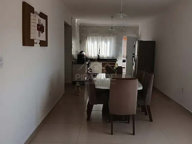 Casa com 300m² 2 quartos e 2 banheiros, à venda, no bairro Loteamento Residencial Tiradentes em Poços de Caldas