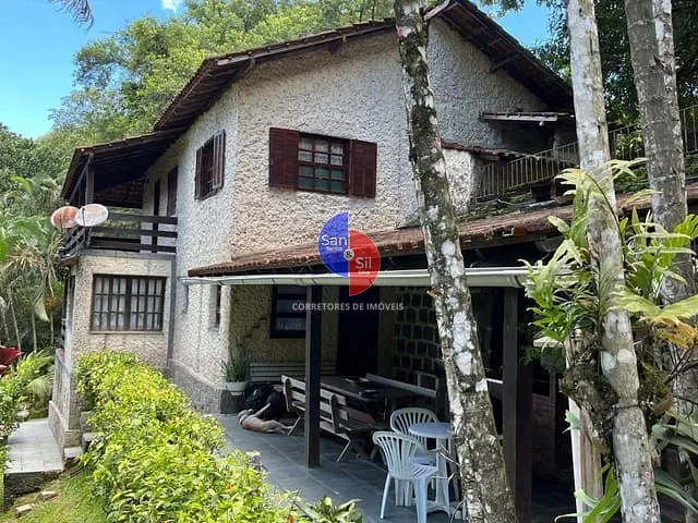 Casa com 1200m² 4 quartos e 2 banheiros, à venda, no bairro Barreira em Guapimirim