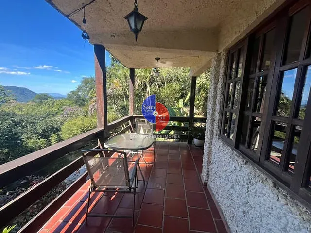 Casa com 1200m² 4 quartos e 2 banheiros, à venda, no bairro Barreira em Guapimirim