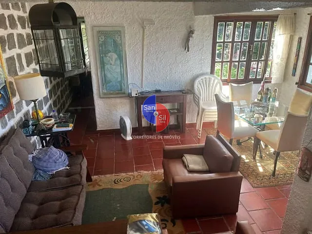 Casa com 1200m² 4 quartos e 2 banheiros, à venda, no bairro Barreira em Guapimirim