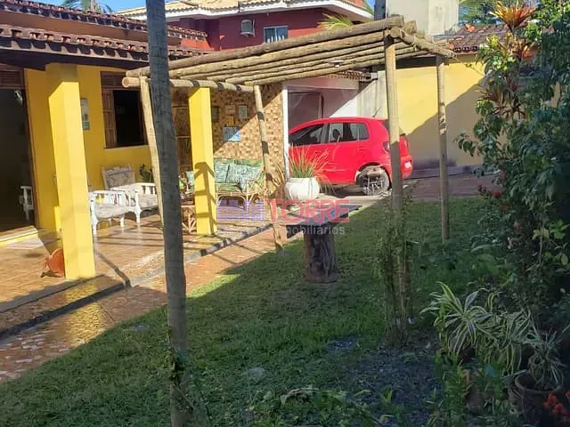 Casa 4 quartos e 6 banheiros, à venda, no bairro Olivença em Ilhéus