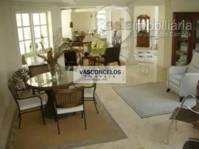 Casa com 1050m² 5 quartos e 6 banheiros, à venda, no bairro Jardim das Colinas em São José dos Campos