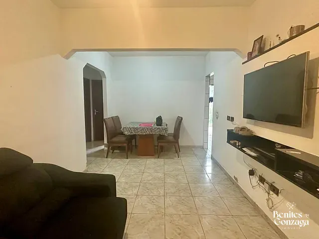 Casa com 122m² 3 quartos e 2 banheiros, à venda, no bairro Jardim Tupinambá em Maringá