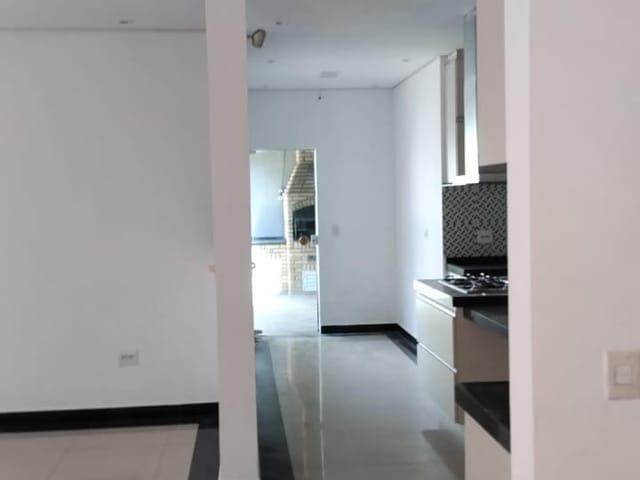 Casa 3 quartos e 3 banheiros, para alugar, no bairro Vila Nova Cintra em Mogi das Cruzes