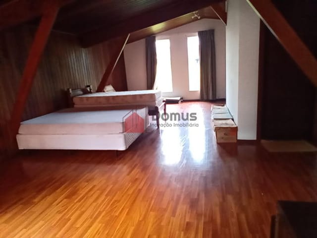 Casa com 1280m², à venda, no bairro Nossa Senhora do Perpétuo Socorro em Pindamonhangaba
