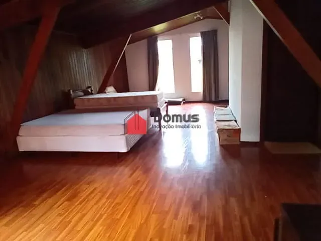 Casa com 1280m², à venda, no bairro Nossa Senhora do Perpétuo Socorro em Pindamonhangaba