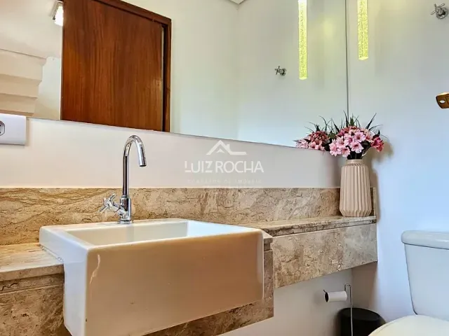 Casa com 350m² 3 quartos e 5 banheiros, à venda, no bairro Granja Viana II em Cotia