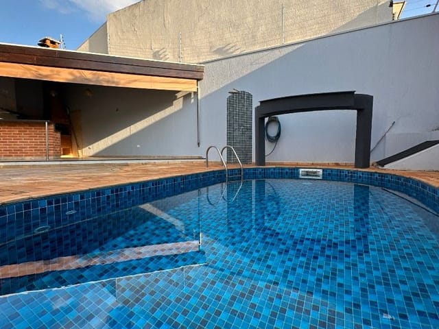 Casa com 372m² 3 quartos e 2 banheiros, à venda, no bairro Chácara Letônia em Americana