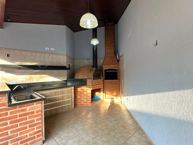 Casa com 372m² 3 quartos e 2 banheiros, à venda, no bairro Chácara Letônia em Americana