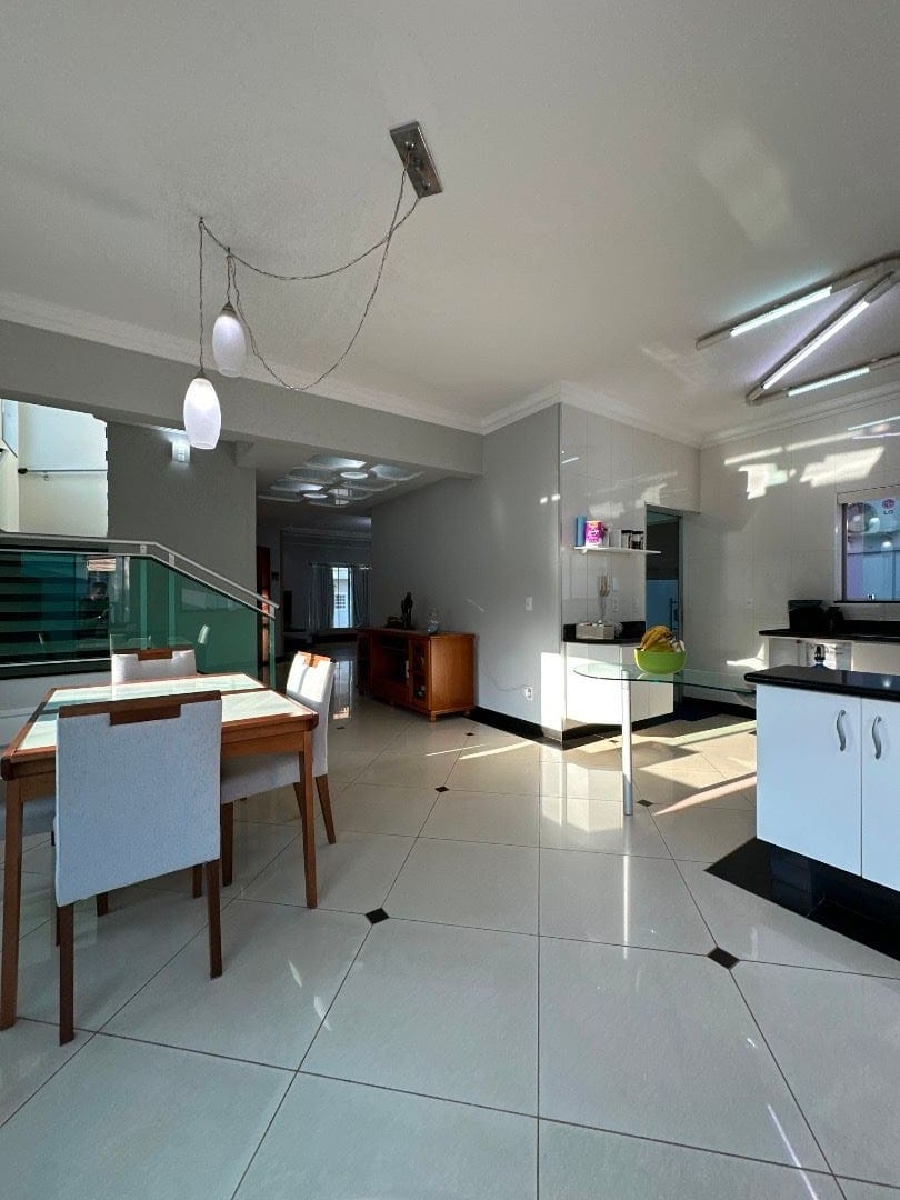 Casa, 3 quartos, 258 m² - Foto 8