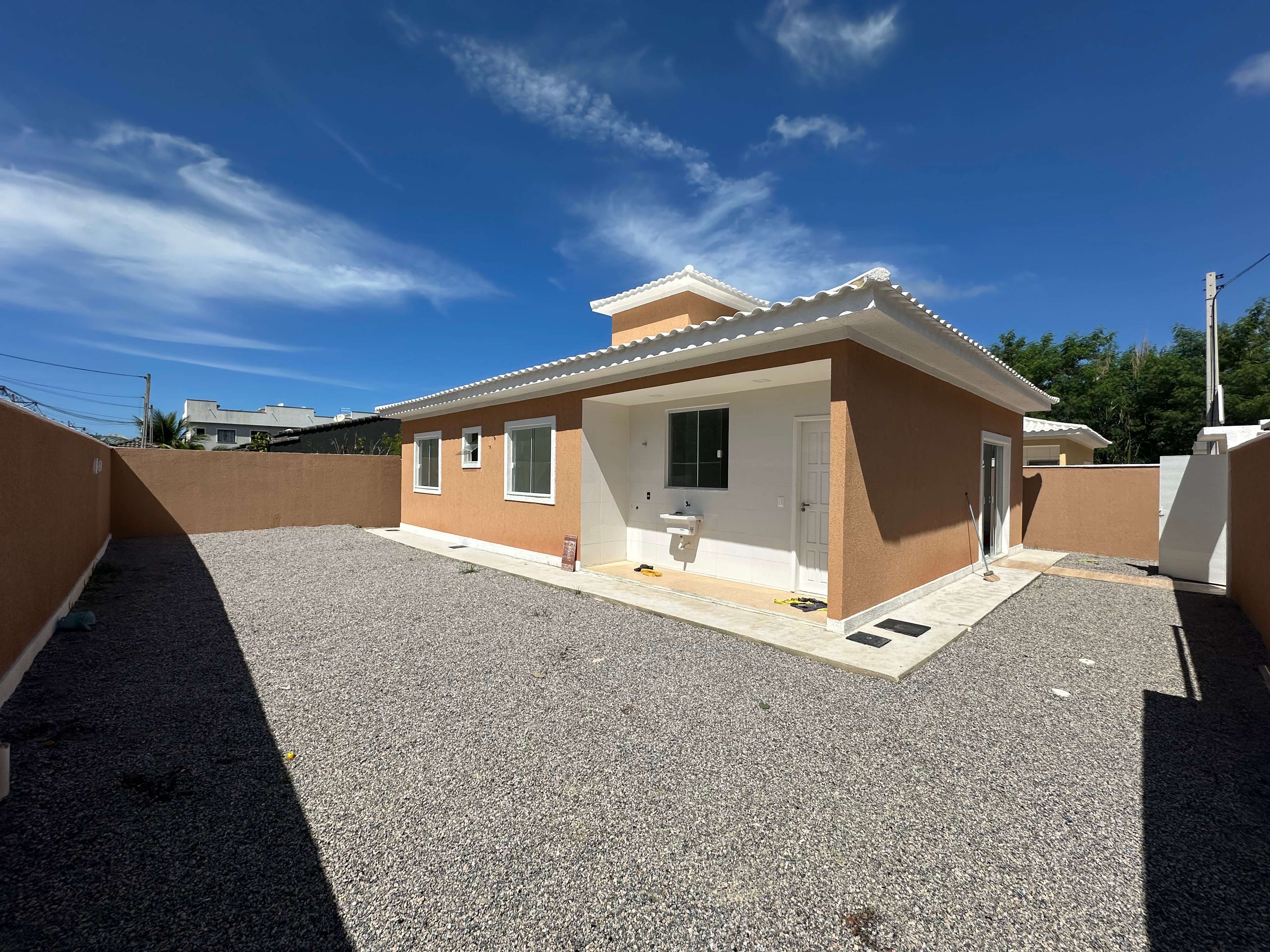 CASA A VENDA 3 QUARTOS: 1 SUITE COM CLOSET NO BARROCO