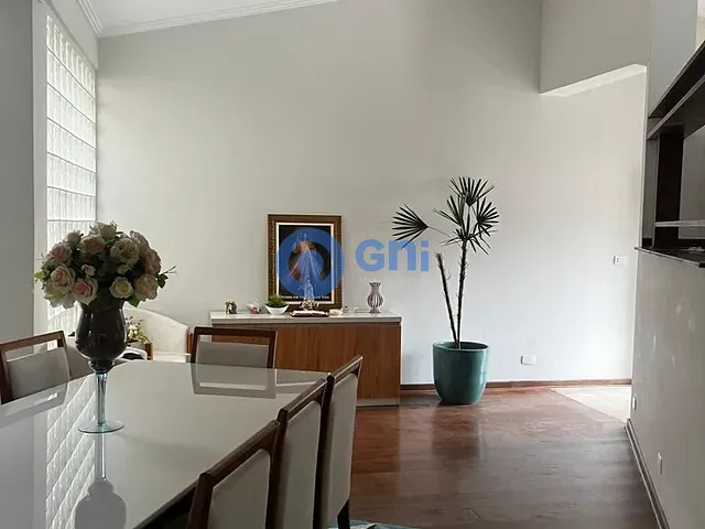 Casa 3 quartos e 5 banheiros, à venda, no bairro Jardim São Carlos em Sorocaba
