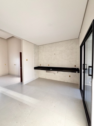 Casa com 250m² 3 quartos e 2 banheiros, à venda, no bairro Jardim América II em Nova Mutum