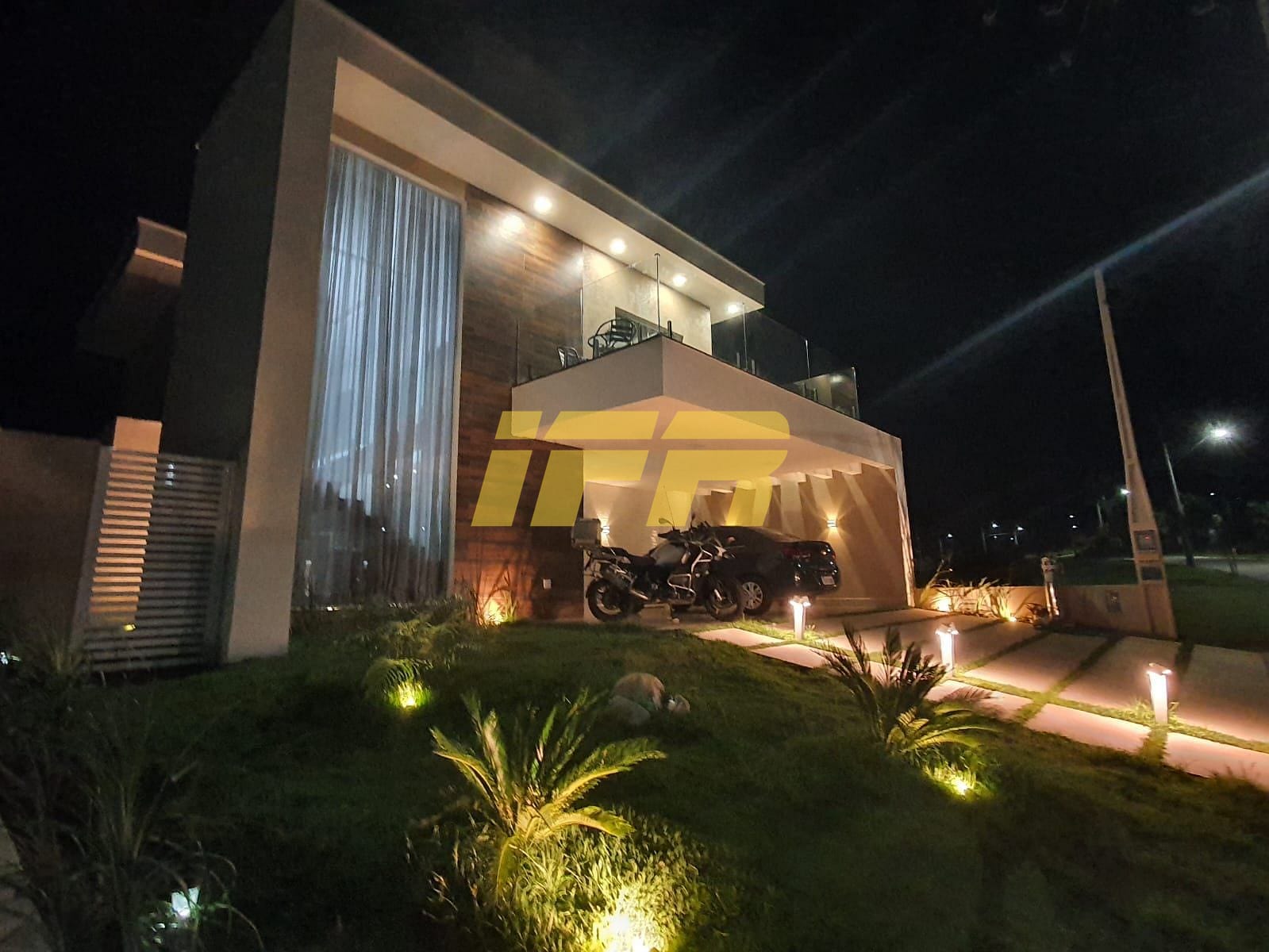 Casa, 4 quartos, 257 m² - Foto 1