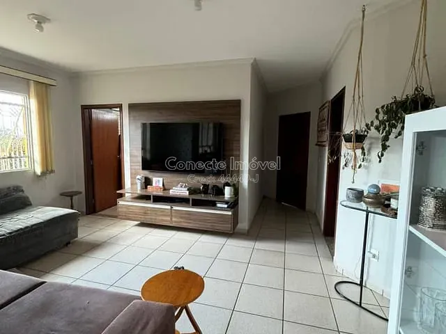 Casa com 258m² 4 quartos e 3 banheiros, à venda, no bairro Parque Residencial Groot em Holambra