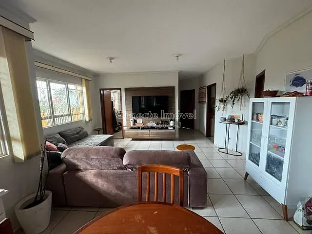 Casa com 258m² 4 quartos e 3 banheiros, à venda, no bairro Parque Residencial Groot em Holambra