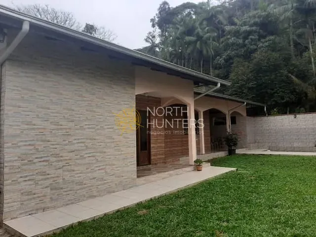 Casa com 3544m² 3 quartos e 2 banheiros, à venda, no bairro Boa Vista em Joinville