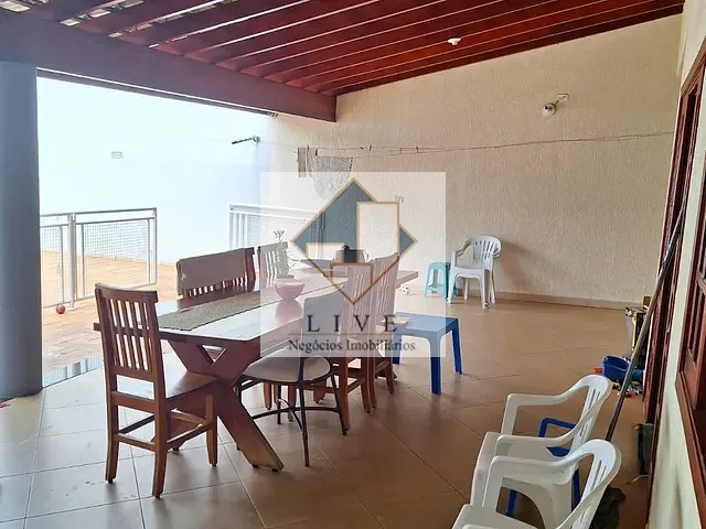 Casa 3 quartos e 3 banheiros, à venda, no bairro Jardim Dona Regina em Santa Bárbara D'Oeste