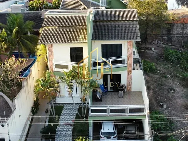 Sobrado com 360m² 4 quartos e 3 banheiros, à venda, no bairro Santa Cruz II em Cuiabá