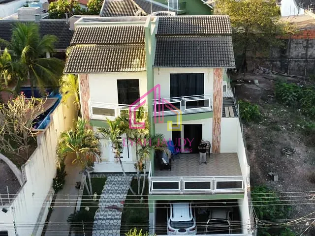 Sobrado com 360m² 4 quartos e 3 banheiros, à venda, no bairro Santa Cruz II em Cuiabá