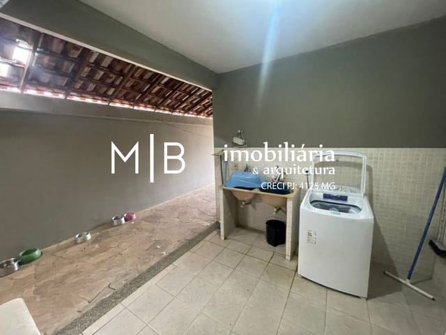 Casa 4 quartos e 3 banheiros, à venda, no bairro JARDIM SANTA CRISTINA em CATAGUASES